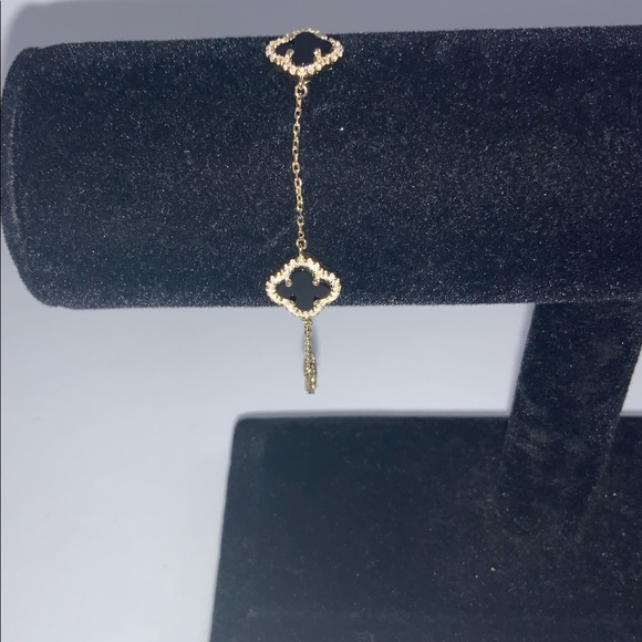 18k Onyx Clover Bracelet - Picture 7 of 12